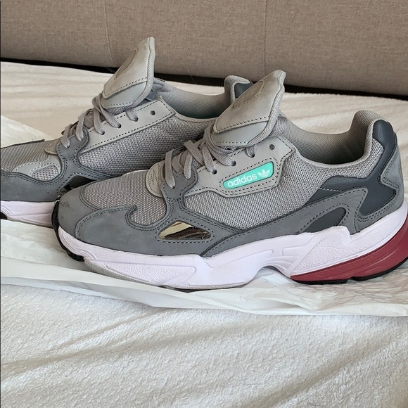 adidas falcon size 7